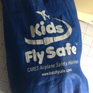Kids fly safe cares airplane safety harness